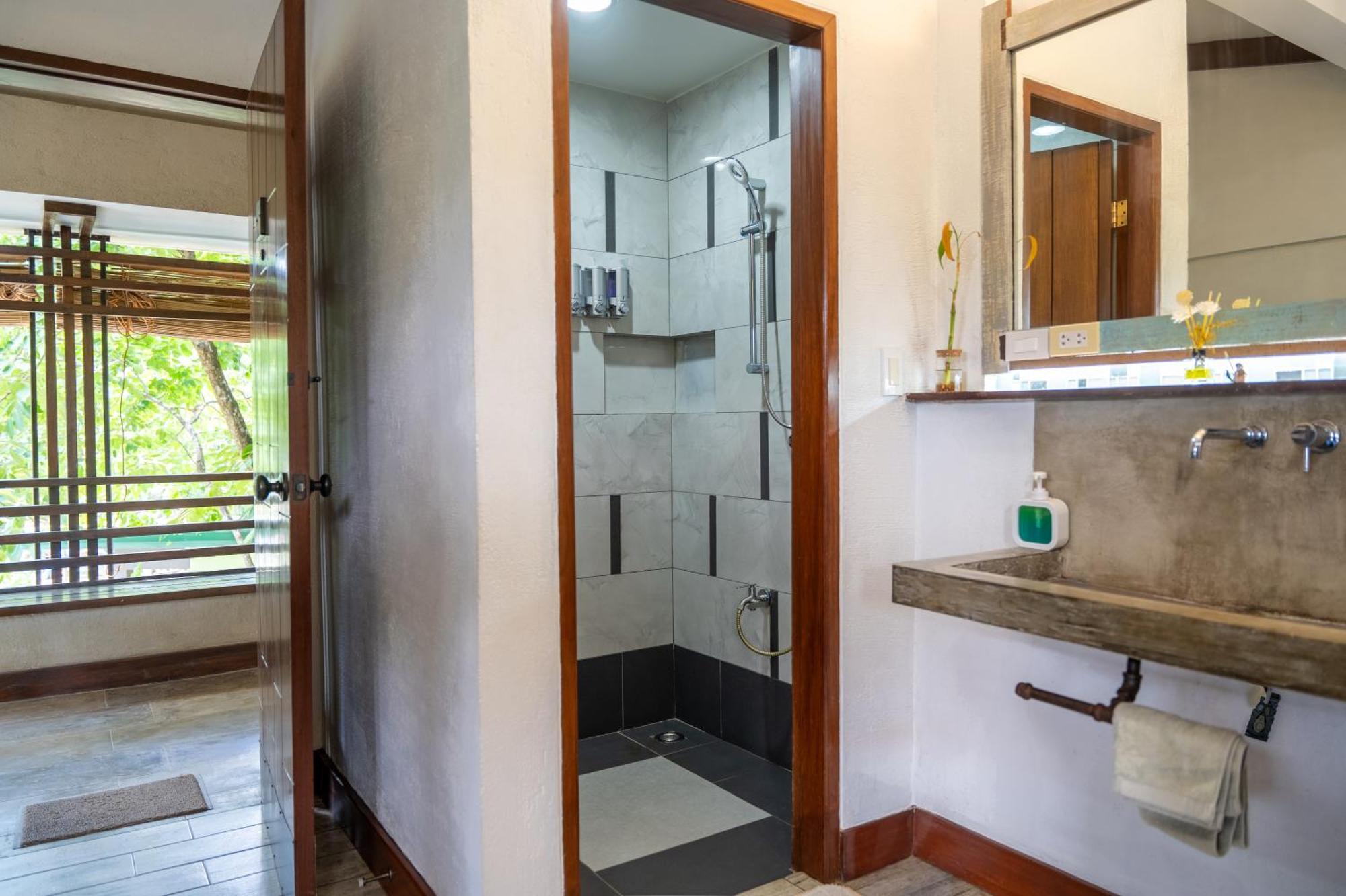 Hotel Island Lyfe Adventures El Nido Esterno foto